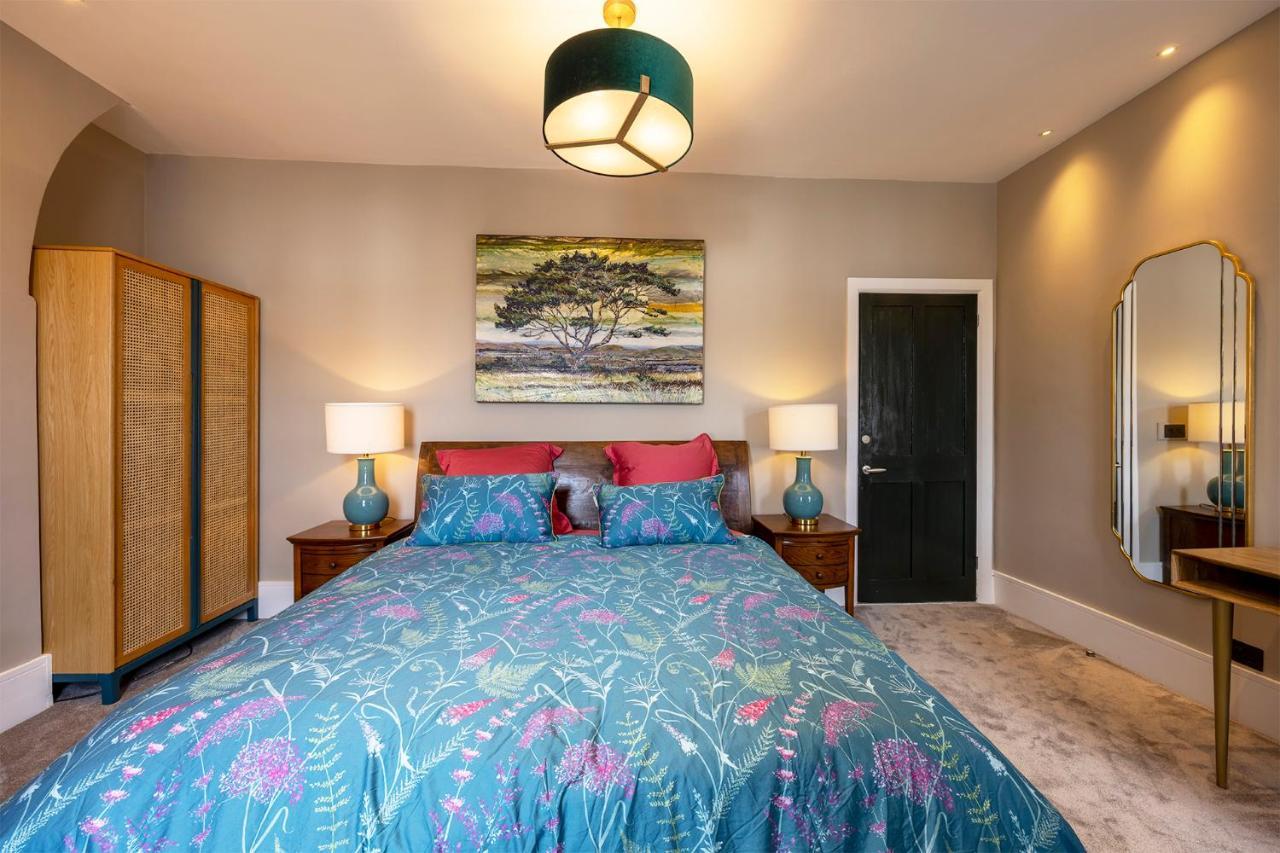 Luxury Central Home - Parking & Ev Point, Superking Bed Canterbury Exterior photo